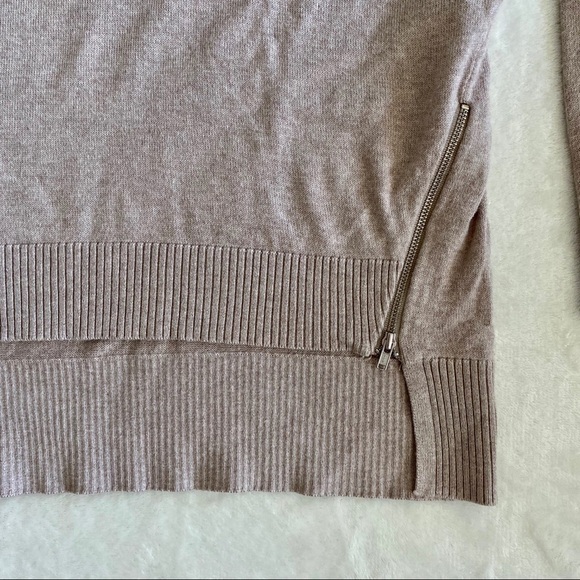 Express Hi-Lo hem line side zipper knit sweater - Picture 3 of 4